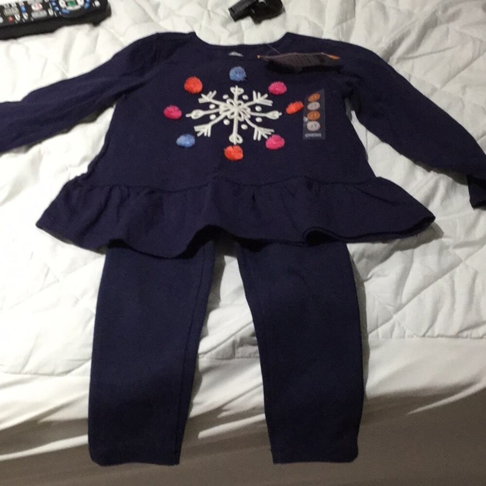 Blue snowflake outfit 18-24 m pants 2T top worn 1x